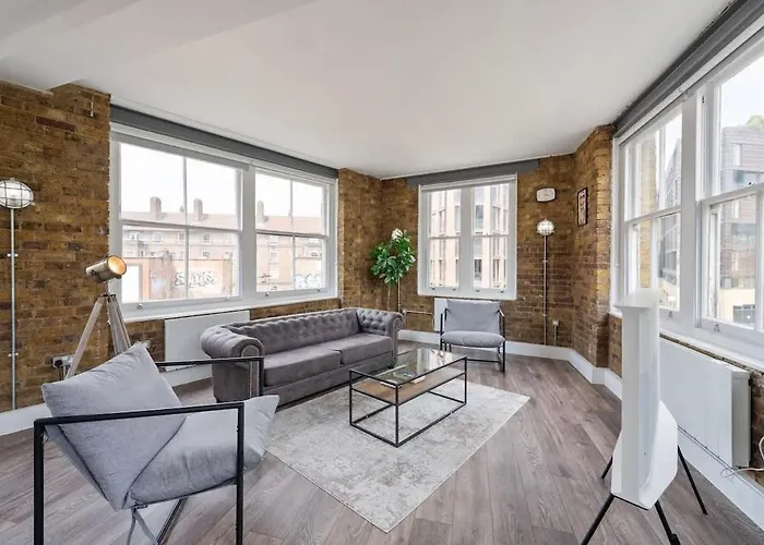 Spacious & Bright Oasis In Old Street